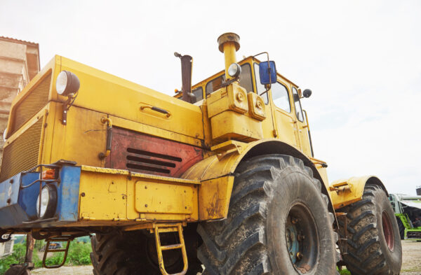 heavy construction loader bulldozer at construction area machine ticket training duration - Noble trainig group